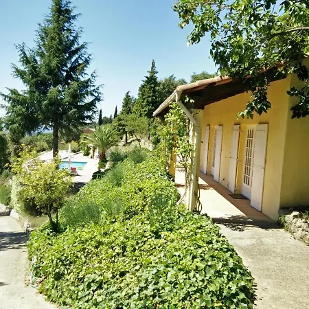 Le Domaine De *